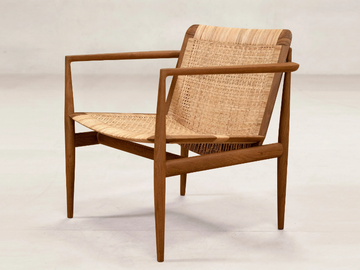 Tangāli - Armchair in teak and cane with armrests by Phantom Hands - view 2